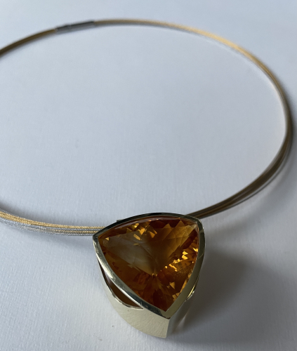 Citrin-Anhänger 52,88 ct mit 585 GG